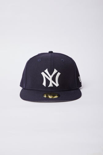 New Era New York Yankees archive patch t-shirt in off white