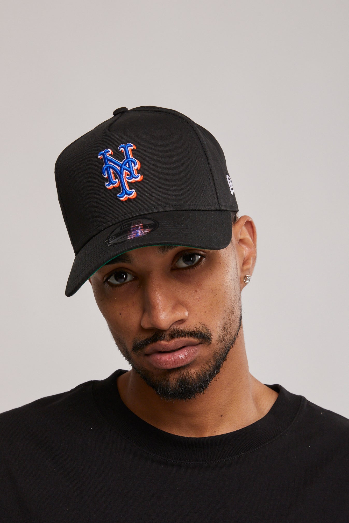 Black mets outlet cap