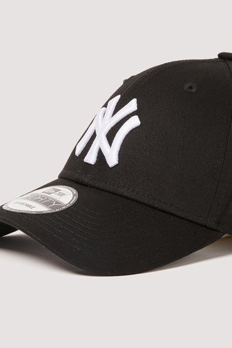 New Era New York Yankees 'Black/Tan Suede' 9FORTY K-Frame Strapback Bl