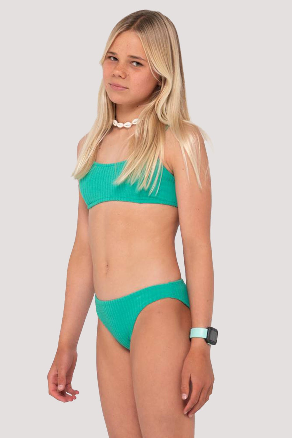 Bikini youth 2025