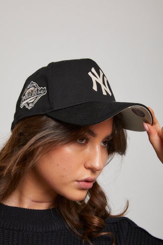 New York Yankees Navy Chain Script Womens Fit 9FORTY Cloth Strap